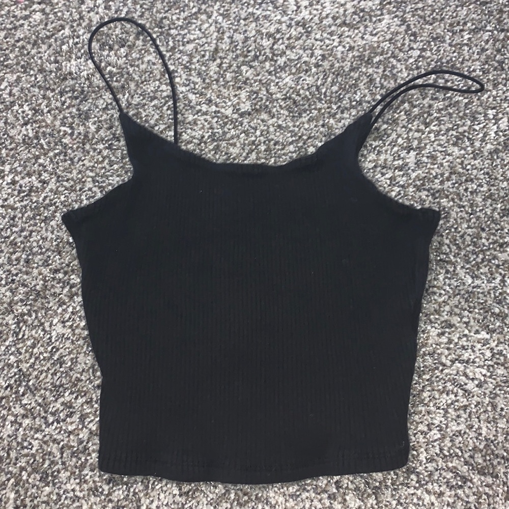 black crop tank